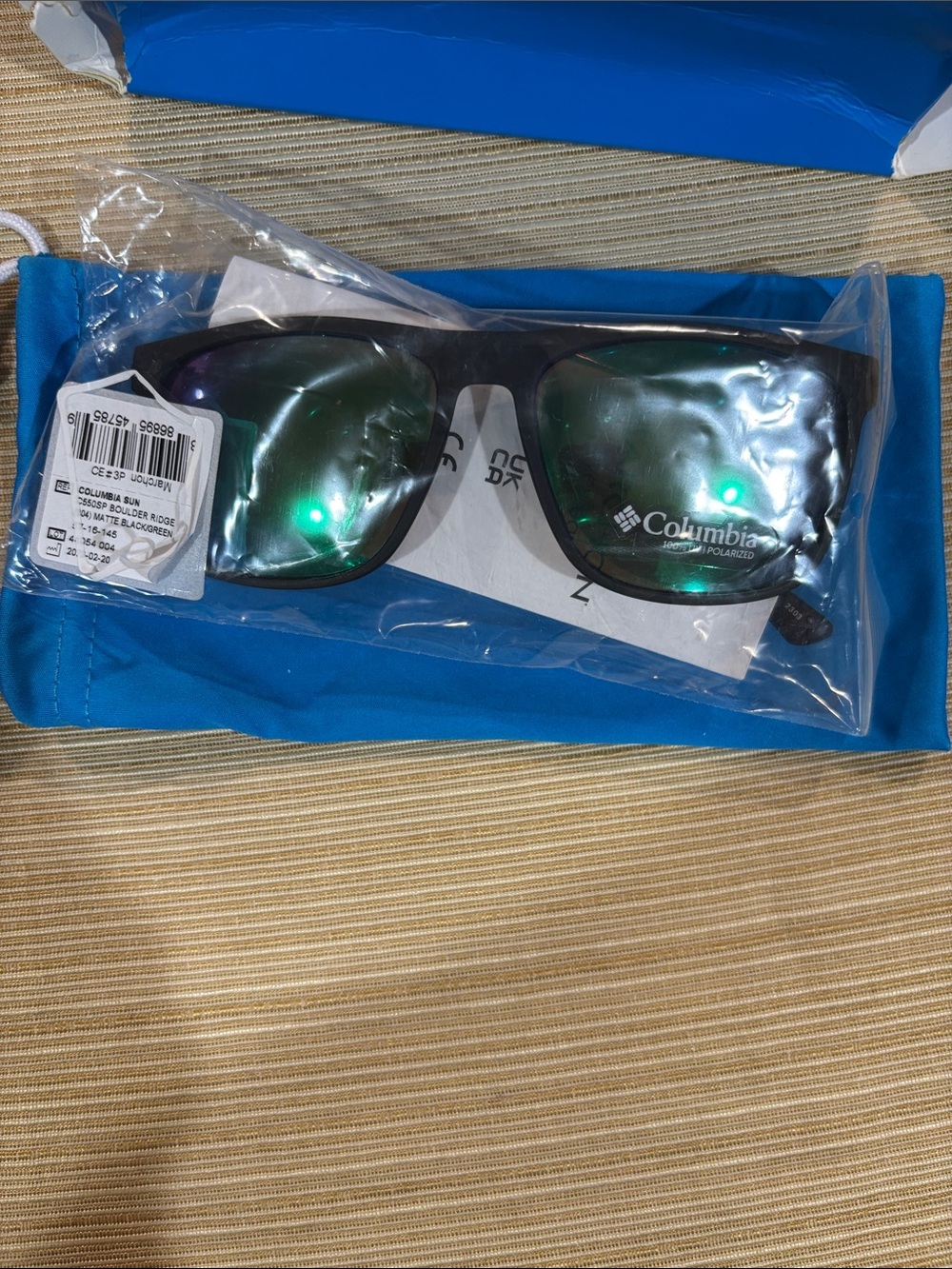 Columbia Black Frame Sunglasses with Green Mirror Lenses NEW Read